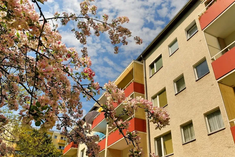 im Kiez - zentral gelegen mit Malerbedarf — photo 1
